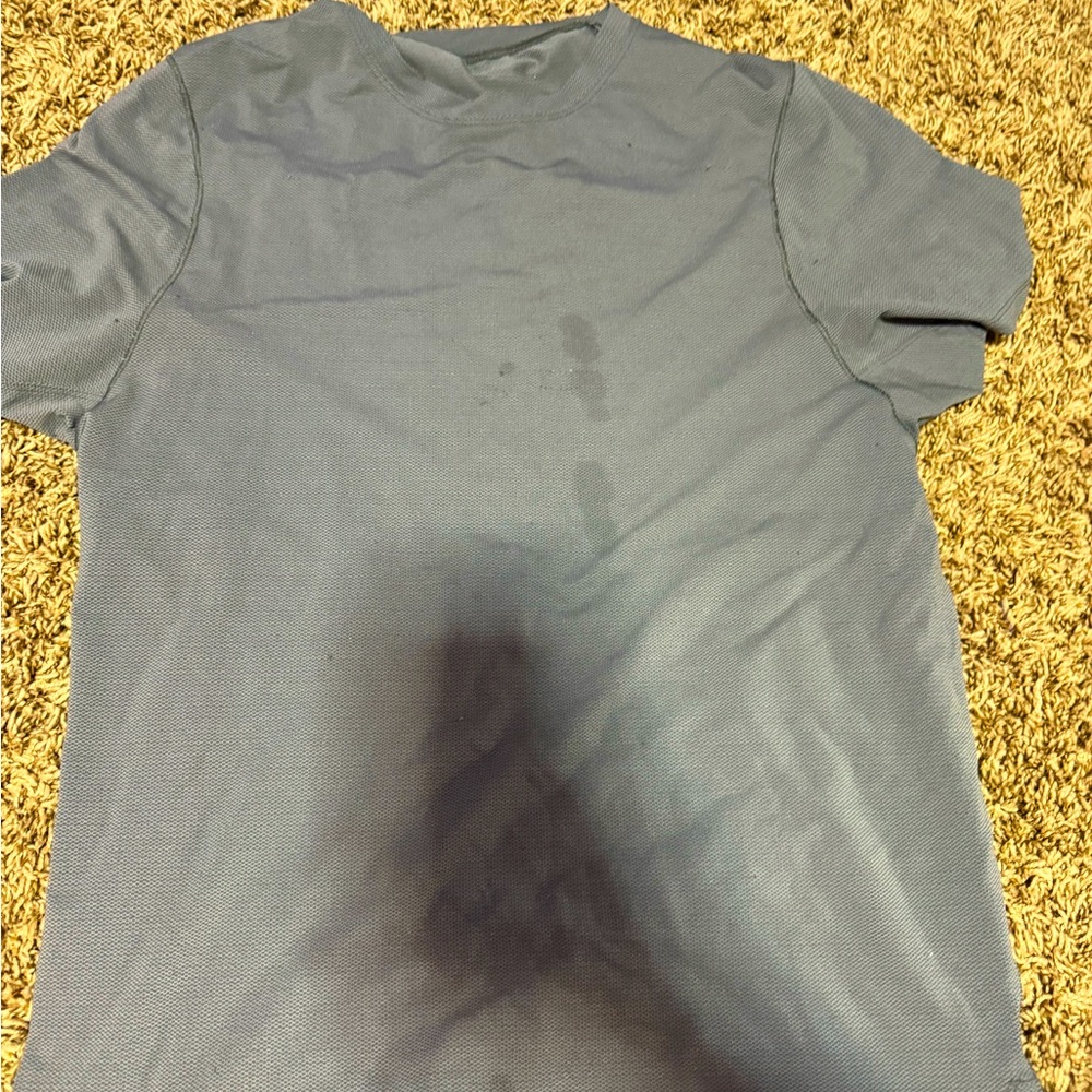 Lululemon grey metal vent